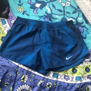 L Nike Dri-fit shorts